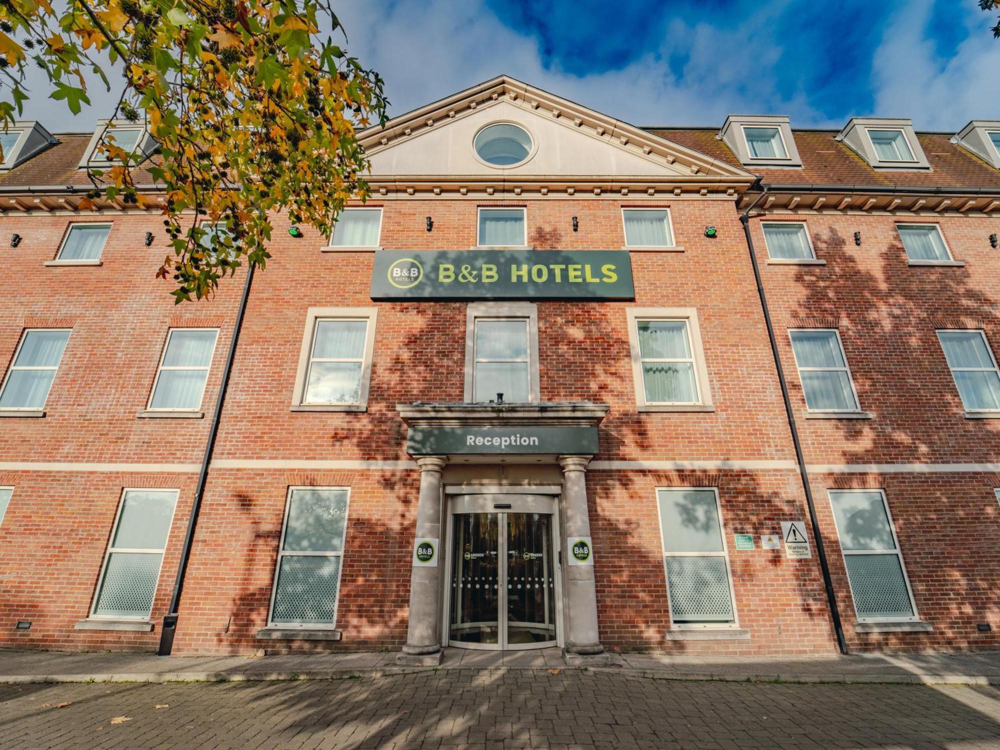 B&B Hotel London Heathrow Slough Exterior foto