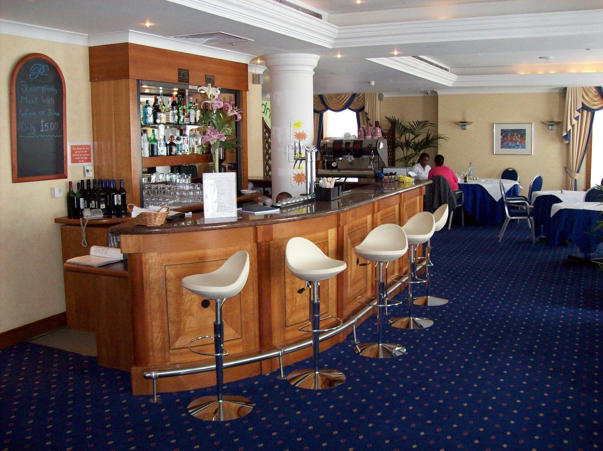 B&B Hotel London Heathrow Slough Exterior foto
